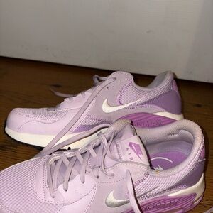 Nike Women's Lavender and Violet Sneakers